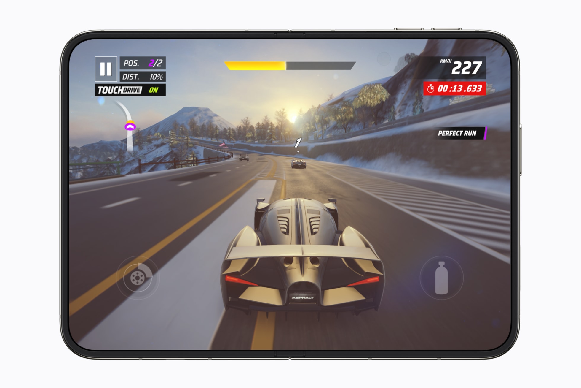 Apple iPhone Duoのインナーディスプレイでアスファルト:Legendsをプレイしているところ