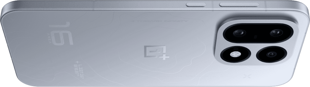 OnePlus 16シルバーの背面とカメラ